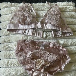 Fleur of England Blush Pink Set (Top: L Bottom: M)